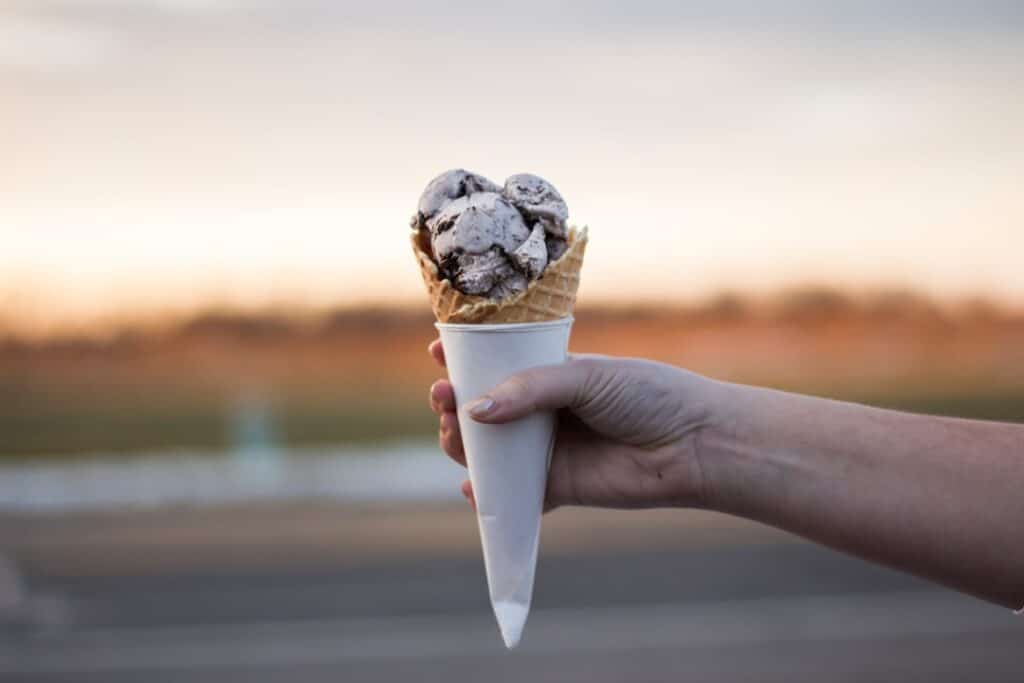 indulge in the delightful world of ice cream! explore a variety of flavors, creamy textures, and irresistible toppings that make every scoop a sweet escape. perfect for warm days or any time you crave a cooling treat.